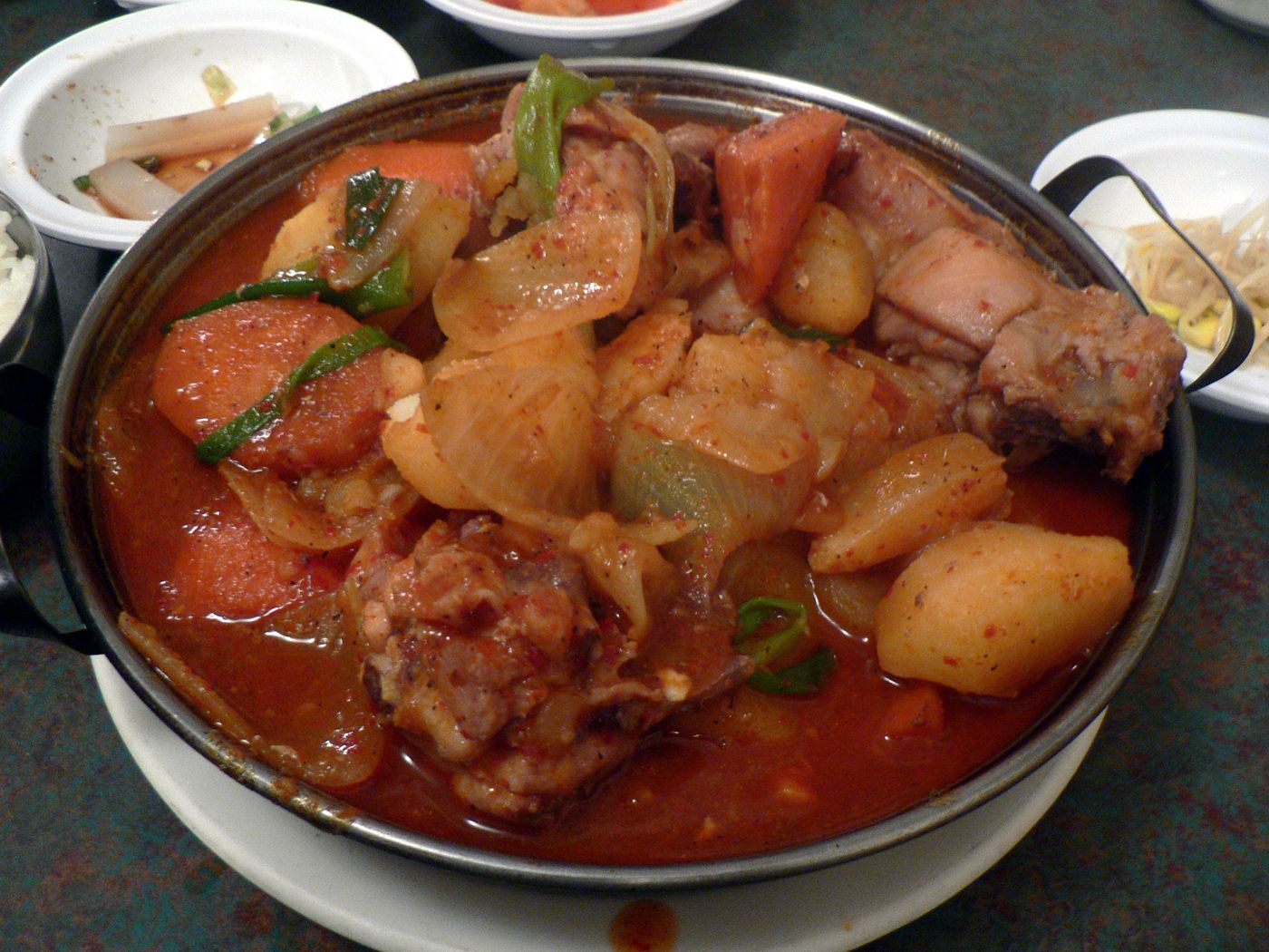 Dak-bokkeumtang (Spicy Braised Chicken)