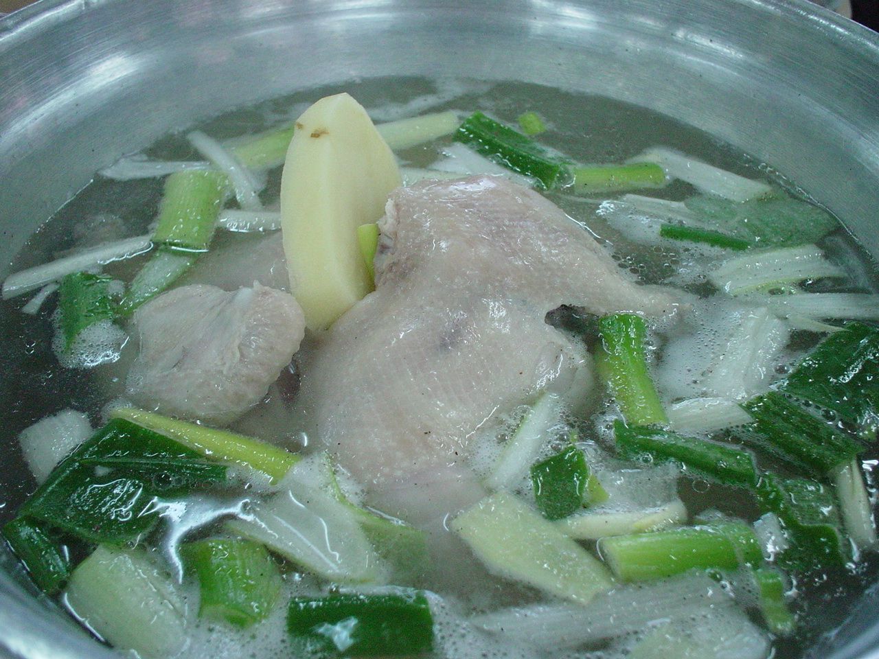 Dak Hanmari ("One Whole Chicken" Hot Pot)