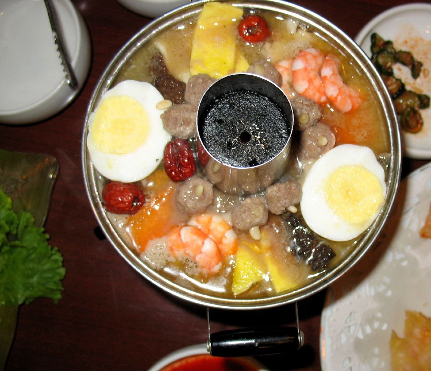 Sinseollo (Royal Hot Pot)