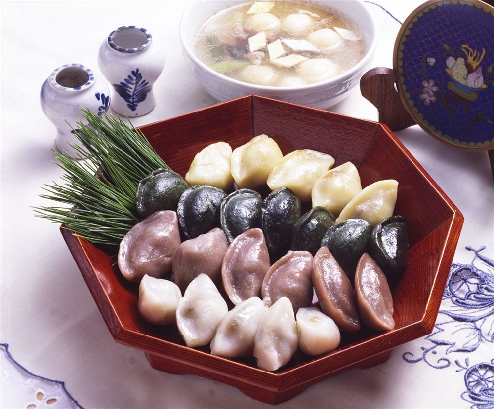 Songpyeon (Half-Moon Rice Cakes)