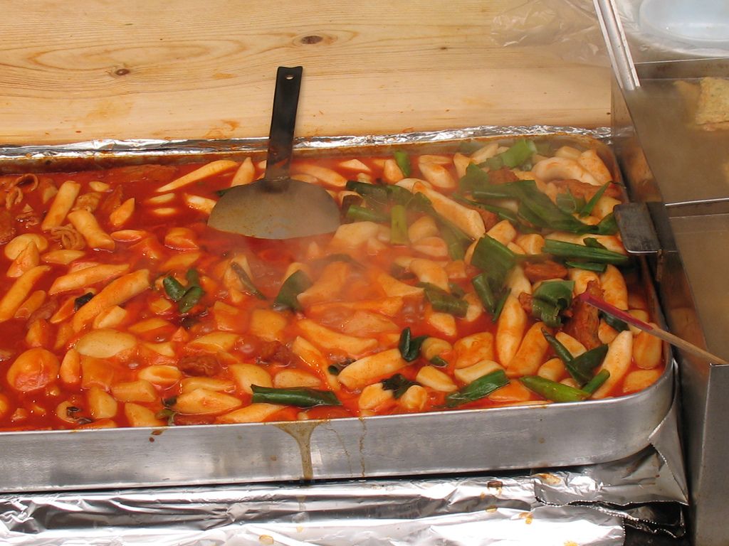 Tteokbokki (Spicy Stir-fried Rice Cakes)