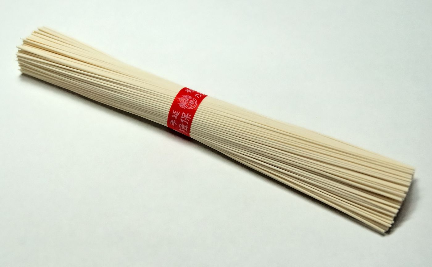 Thin wheat noodles (somyeon)